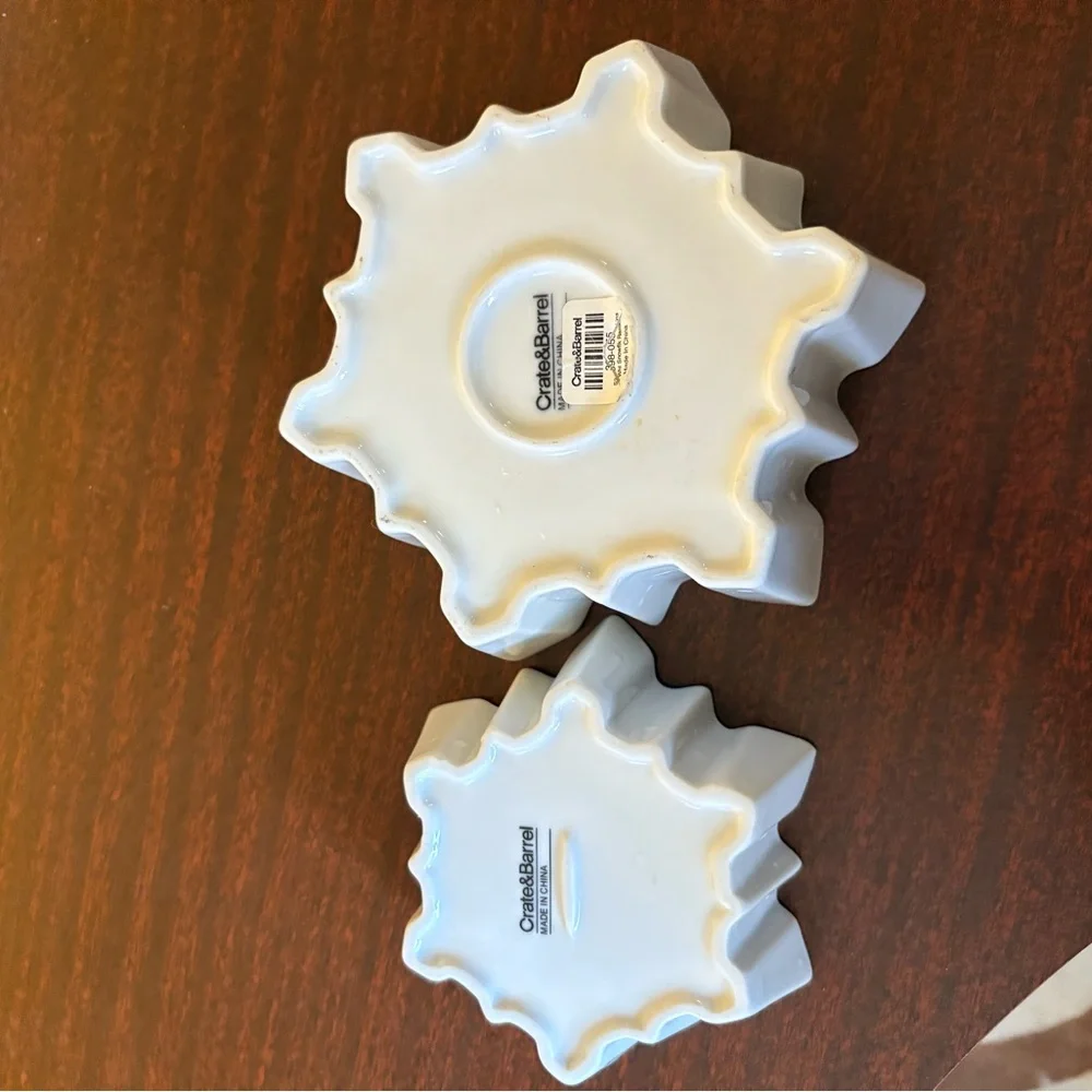 Crate & Barrel White Snowflake Ramekins. Medium & Large. 2 Sets Available.